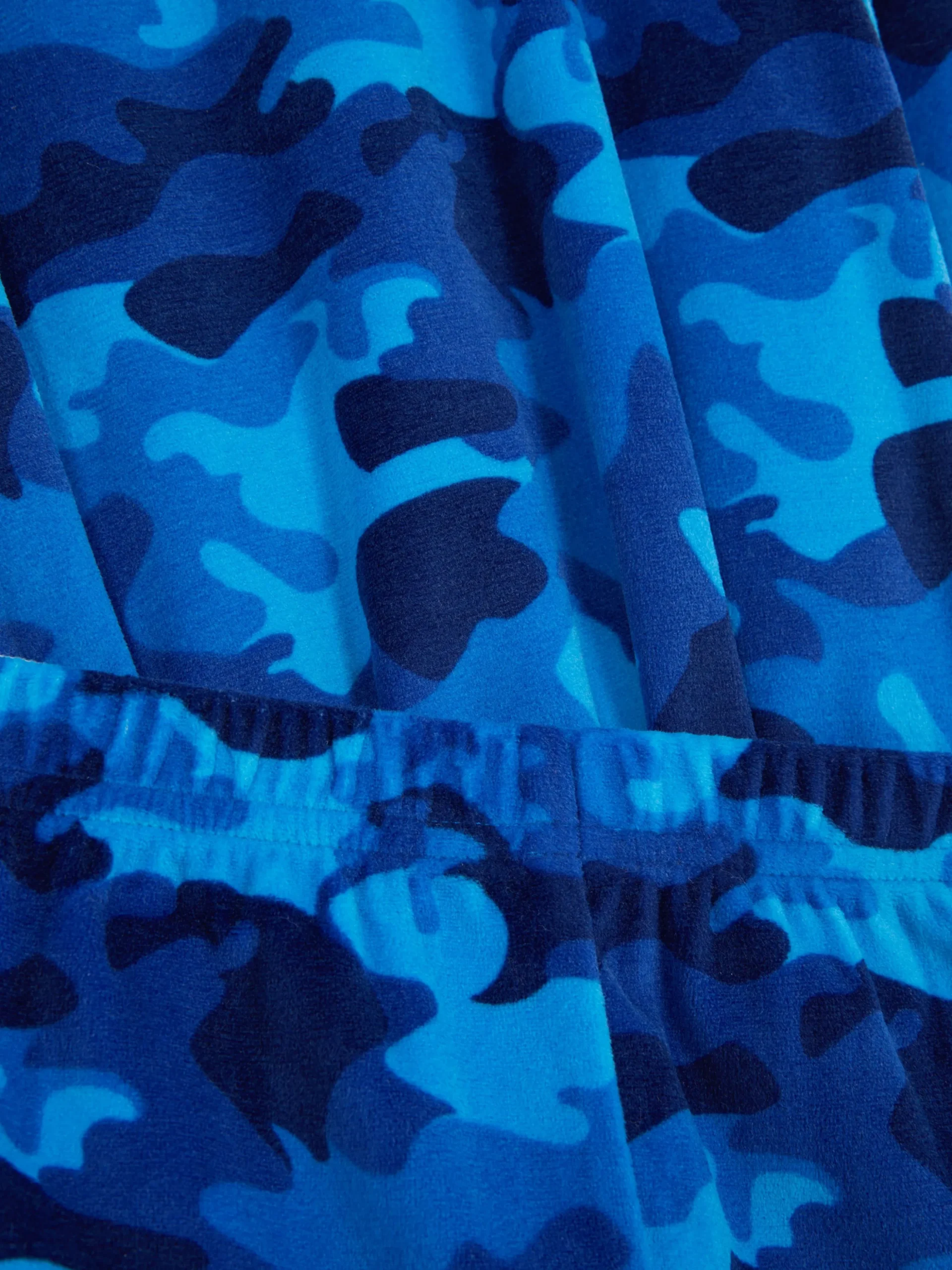 Velours Pyjama Met Camouflageprint