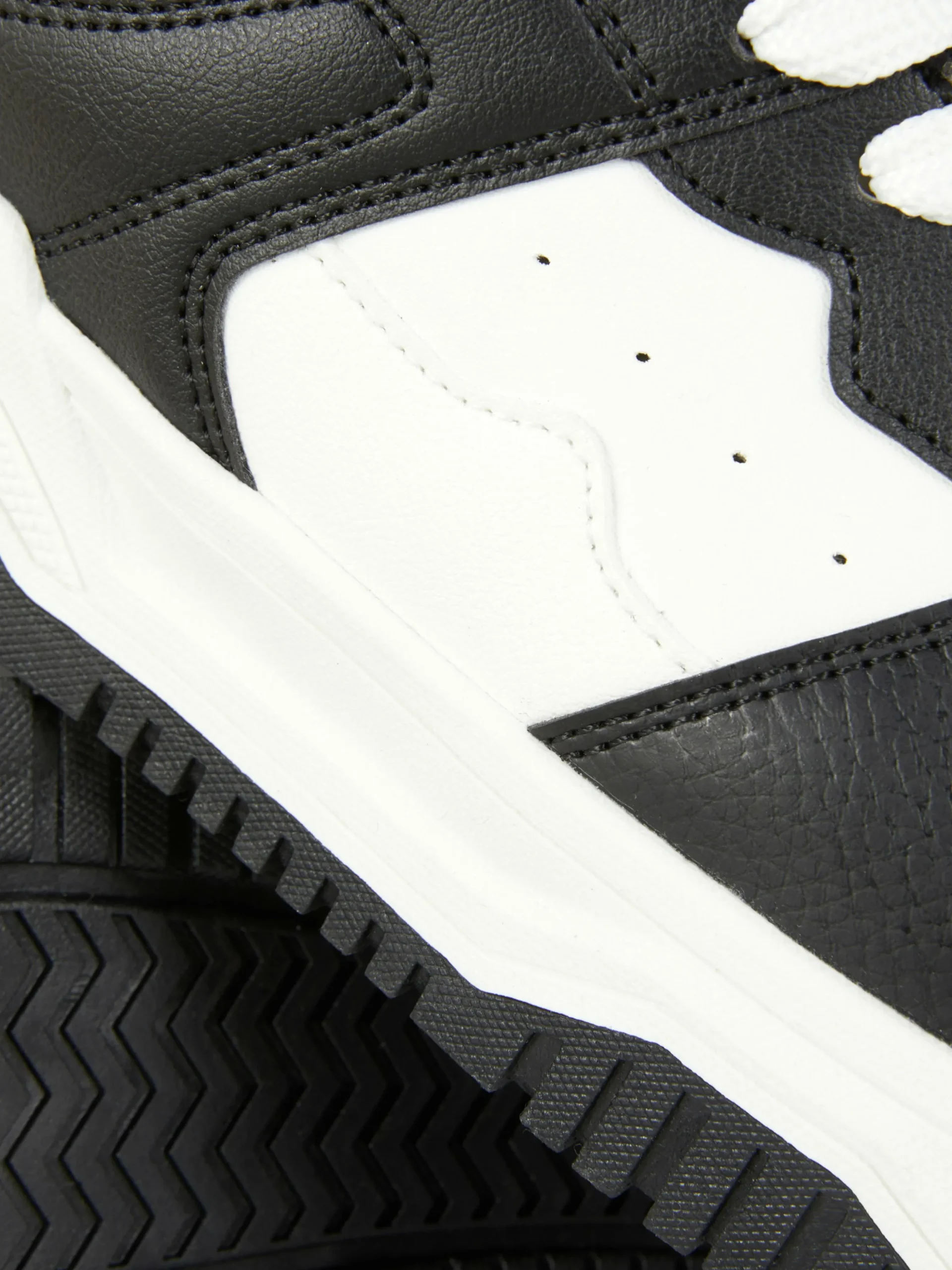 Vetersneakers Met Contrasterende Inzetstukken